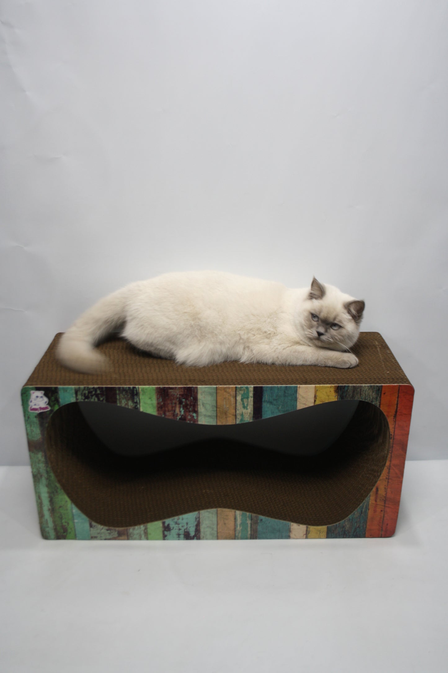 Dekoratif Karton Kedi Tırmalama Kanepesi- Xlarge (68x24x33 cm) Çizgili Desen