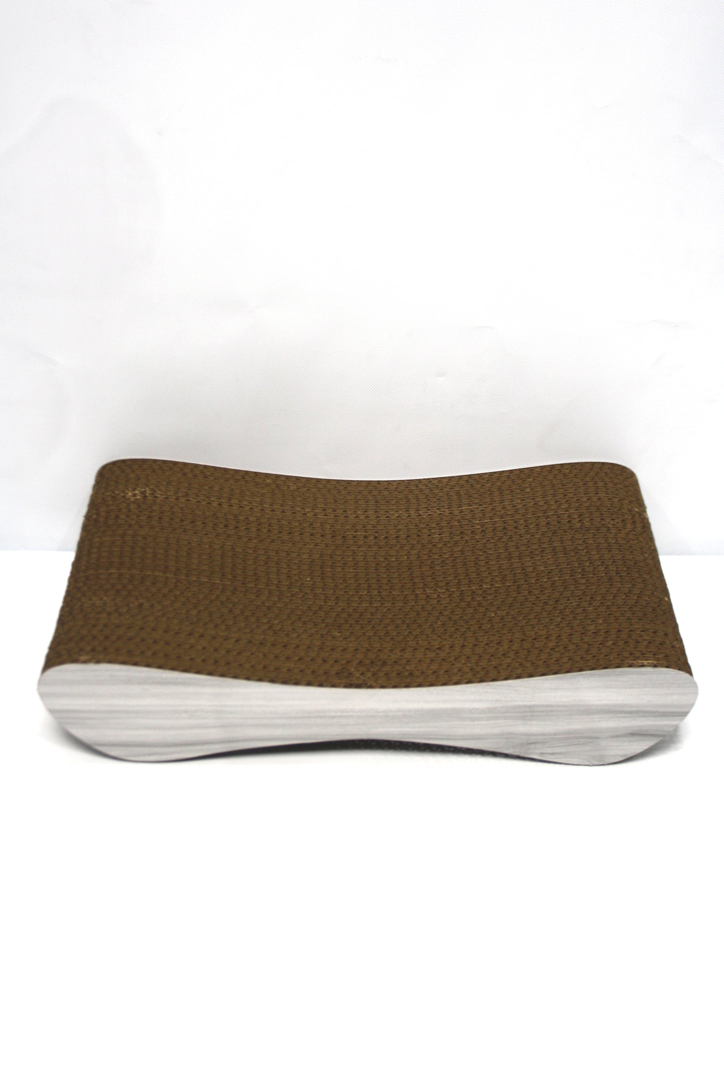 Dekoratif Karton Kedi Tırmalama Kanepesi- Small (43x24x8,5 cm) Gri Desen