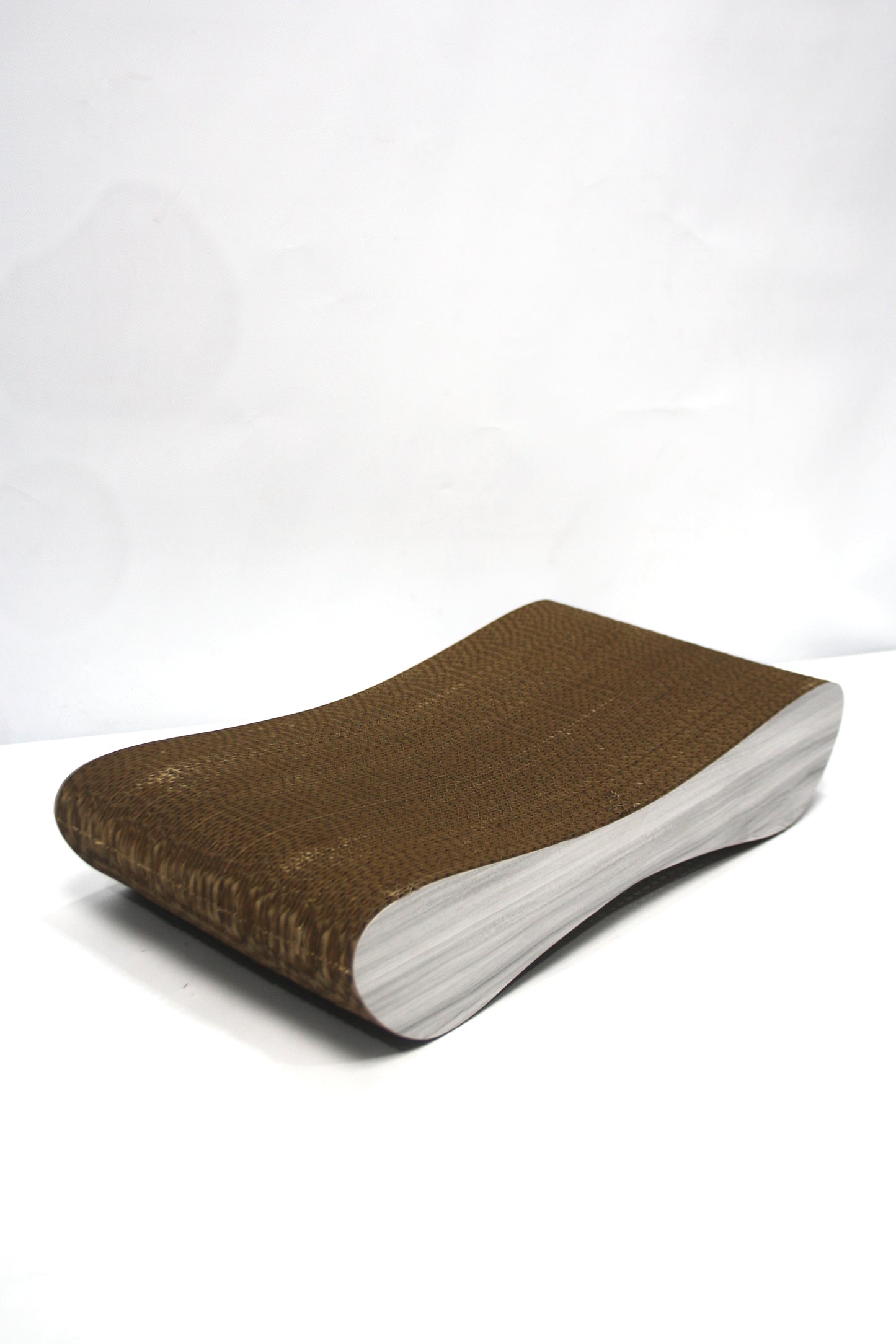 Dekoratif Karton Kedi Tırmalama Kanepesi- Small (43x24x8,5 cm) Gri Desen