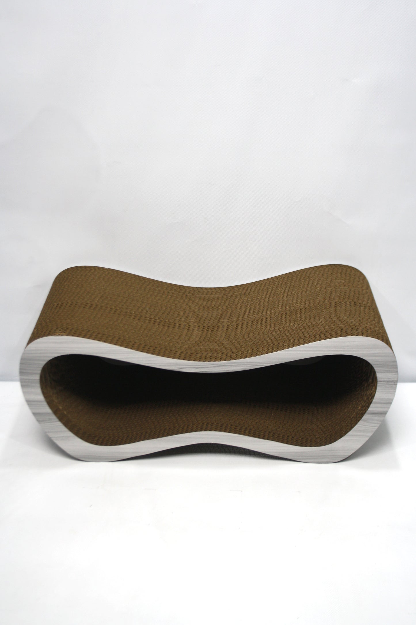 Dekoratif Karton Kedi Tırmalama Kanepesi- Large (59x24x26 cm) Gri Desen