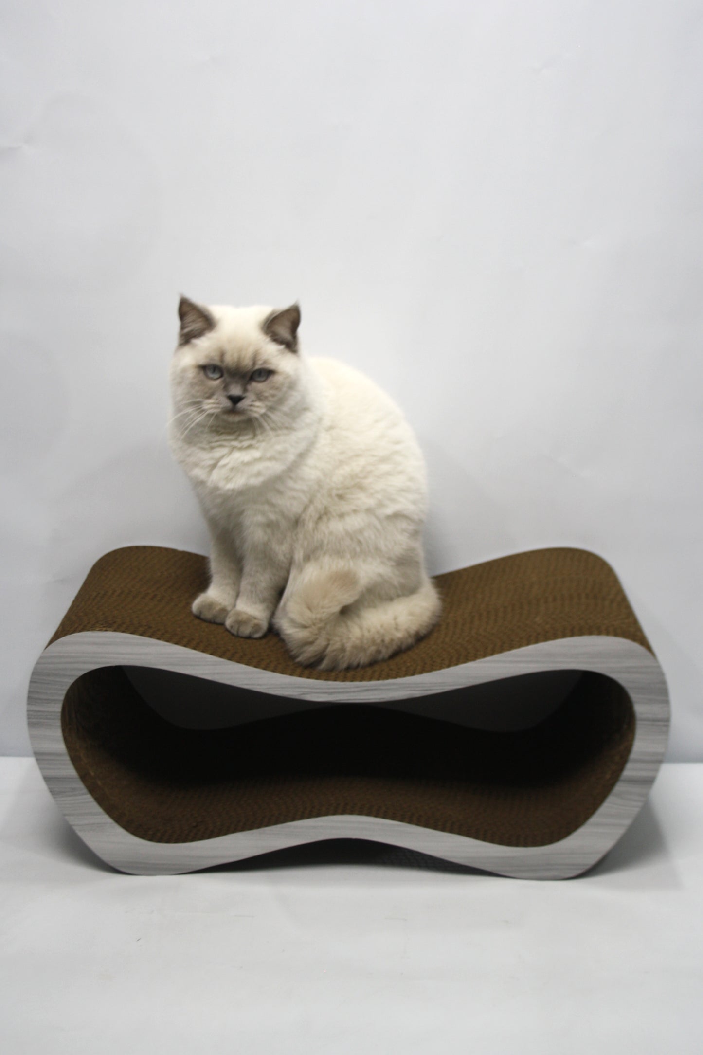 Dekoratif Karton Kedi Tırmalama Kanepesi- Large (59x24x26 cm) Gri Desen